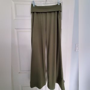 Wide leg pants by Old Navy size XS